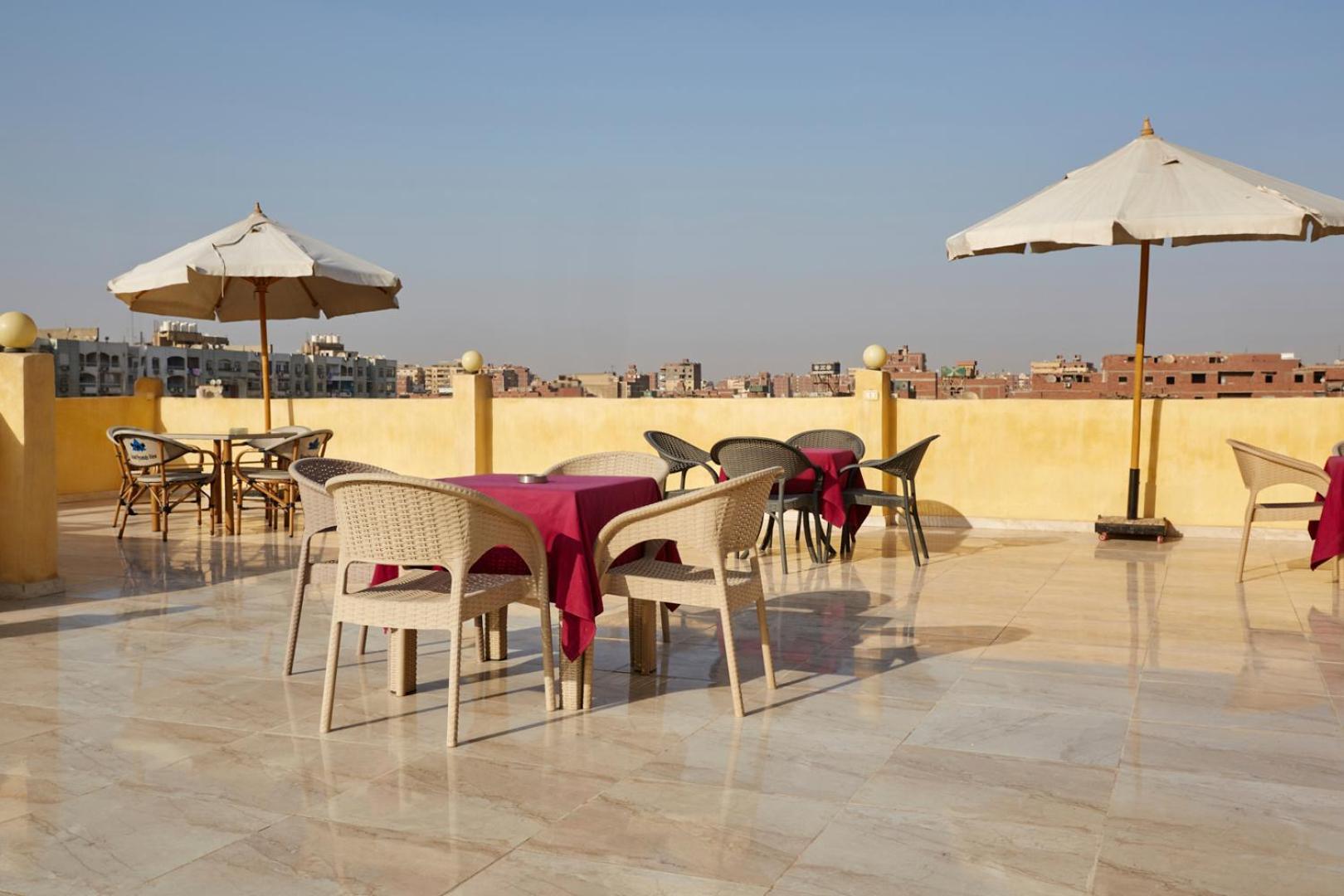Grand Golden Pyramids View Hotel Kafret el-Gabal Exteriér fotografie
